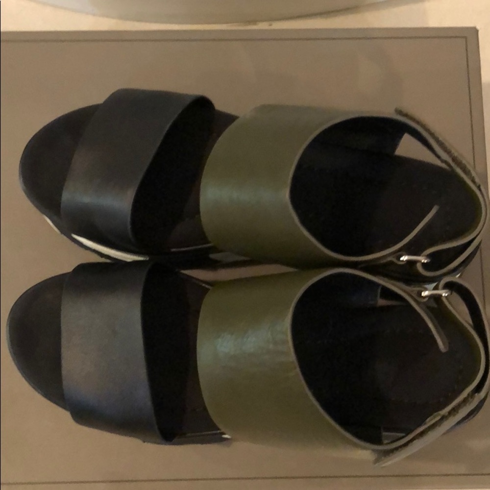 Shoes - Picture 4 of 5